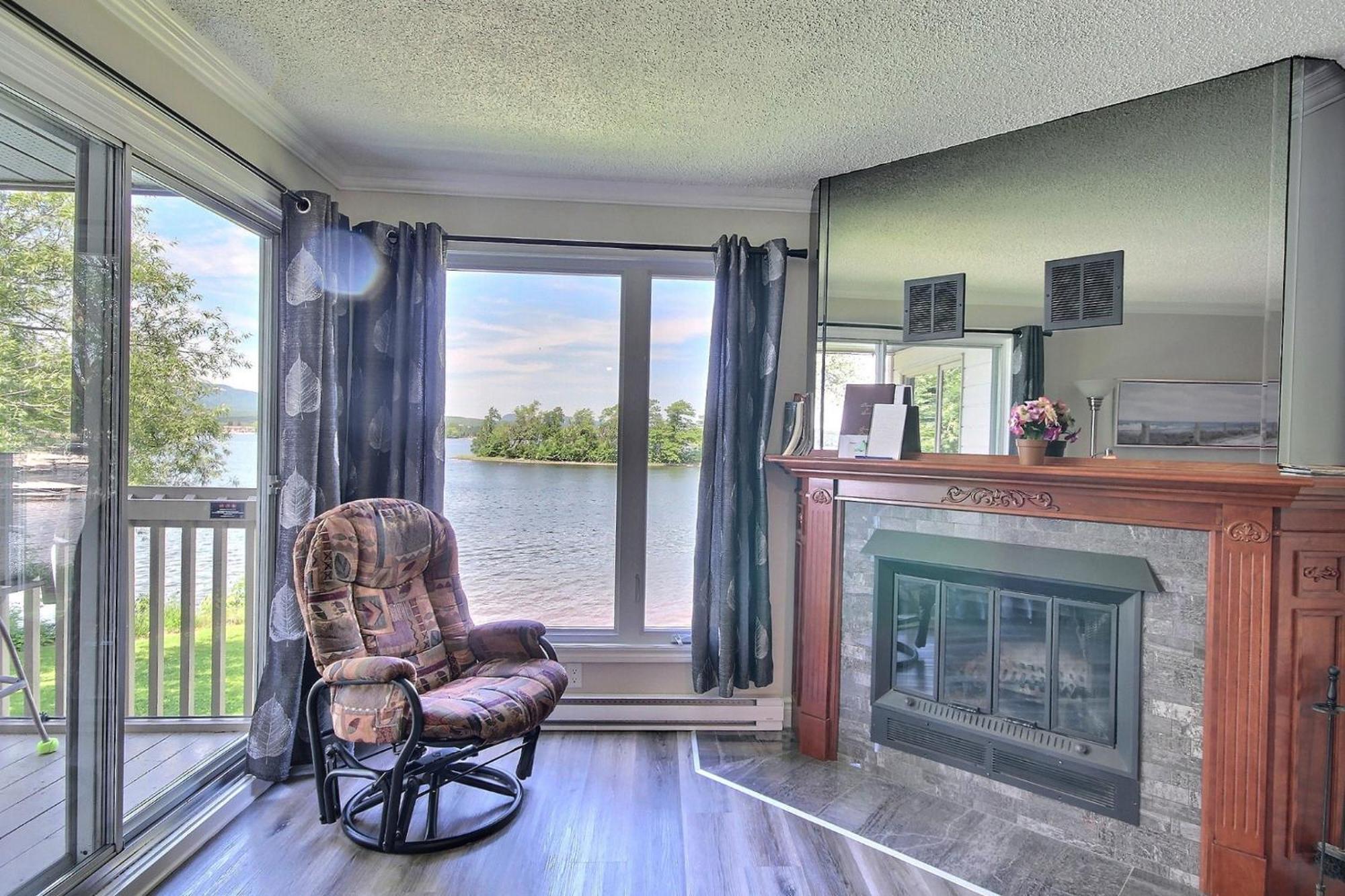 Location Tourisme Estrie - Oberge Du Village Magog Exterior photo